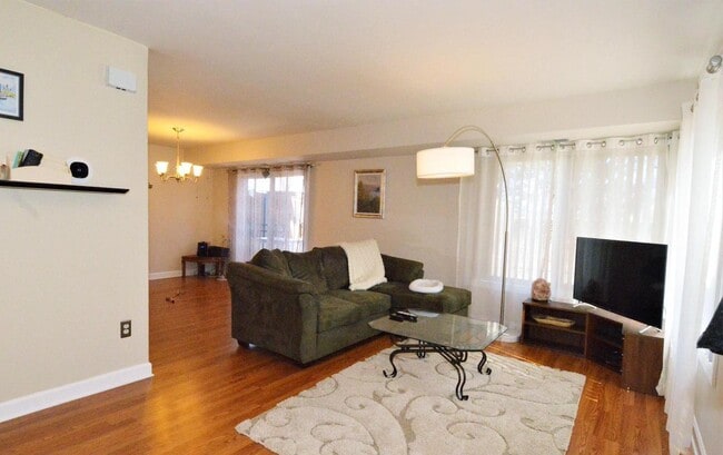 Building Photo - 9570 Standon Pl