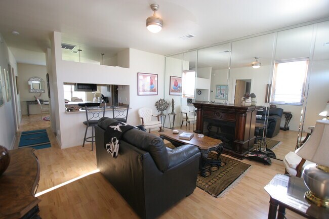 Foto del edificio - 315 Belvedere Ave SW