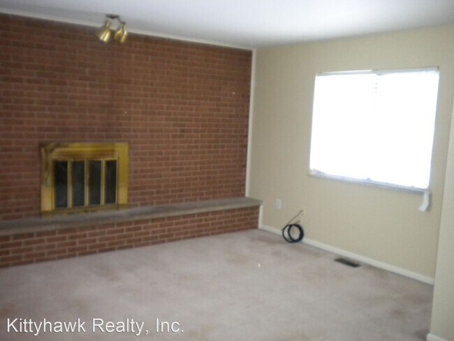 Building Photo - 3013 Creekview Cir