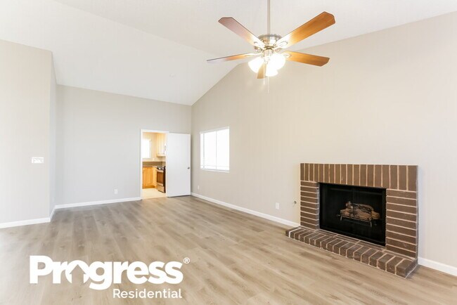 Foto del edificio - 4371 Satinwood Dr
