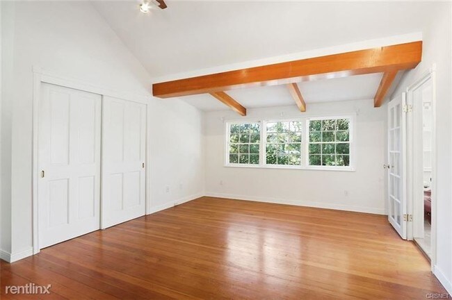 Foto del edificio - 4650 Encino Ave