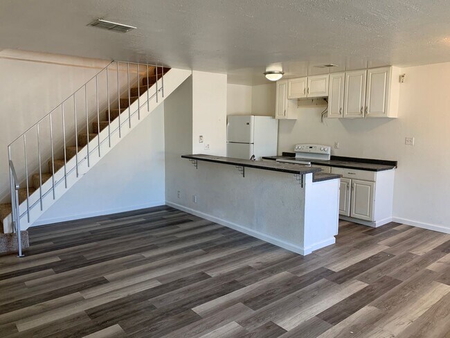 Building Photo - Great Condo in Antioch!