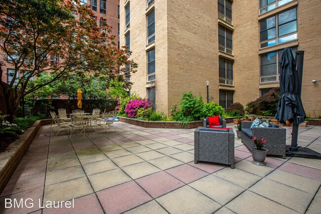 Foto del edificio - 2 br, 1 bath House - 1260 21st St NW (#211)