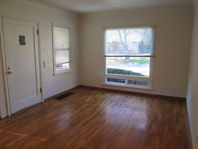 Foto del edificio - d219