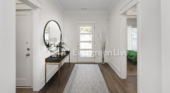 Building Photo - 244 Greenwood Dr