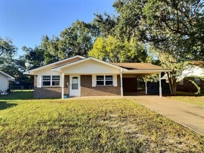 Building Photo - 302 Hunter Dr