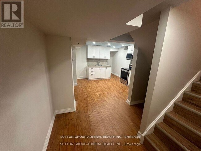 Photo du bâtiment - 185 Red Maple Rd