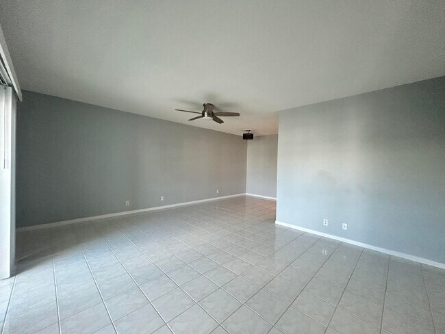 Foto del edificio - 4501 S Ocean Blvd
