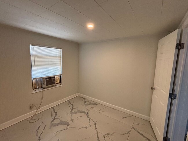 Foto del edificio - 729 NW 19th Ave