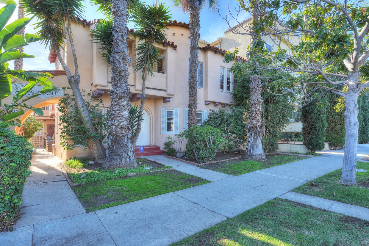 Primary Photo - 838 6th St