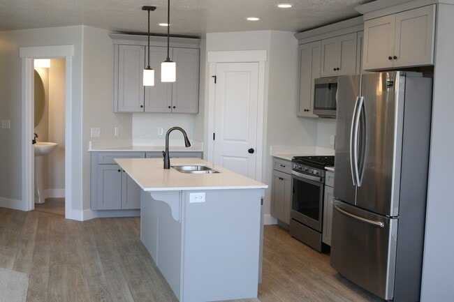 Building Photo - Lovely home for rent in Lehi, UT.