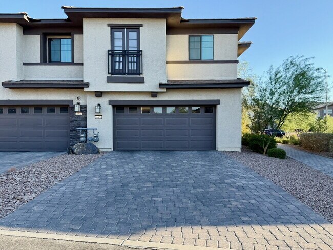 Building Photo - 3 BED 2.5 BATH 2 CAR GARAGE TOWNHOUSE IN CADENCE HENDERSON WITH LOFT