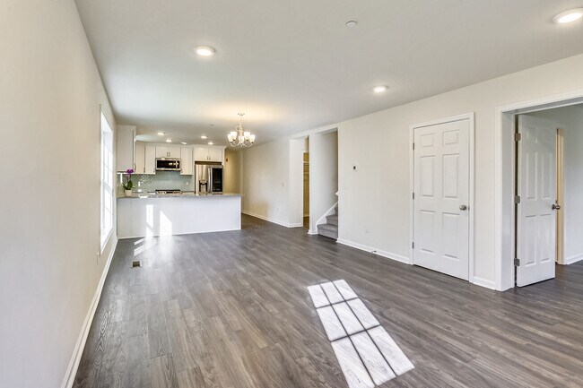 Building Photo - 1704 Arcola Ave