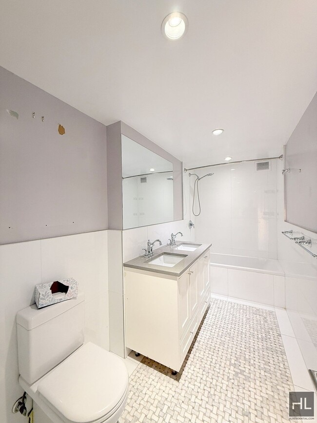 Building Photo - 1 bedroom with home office / Washer and dryer / WEST 93 STREET