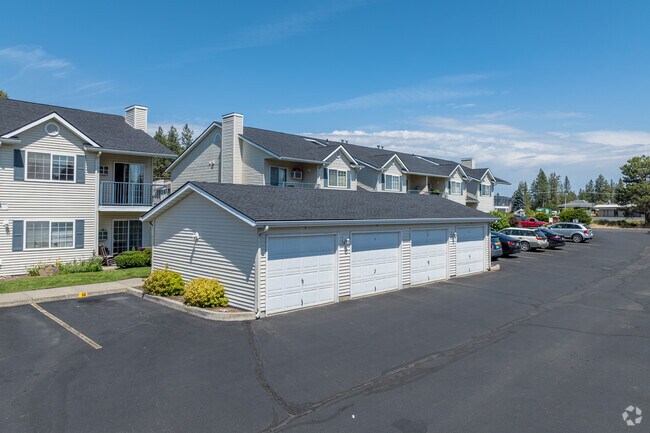 Garajes - Bellwood Park Apartments