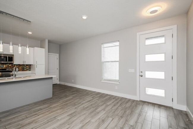 Building Photo - 1202 N Platte Ct