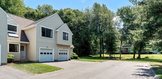Building Photo - 22 Woods Run