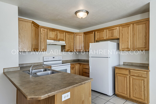Foto del edificio - 3213 E River Bottom Rd