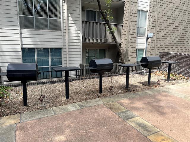 Foto del edificio - 4859 Cedar Springs Rd