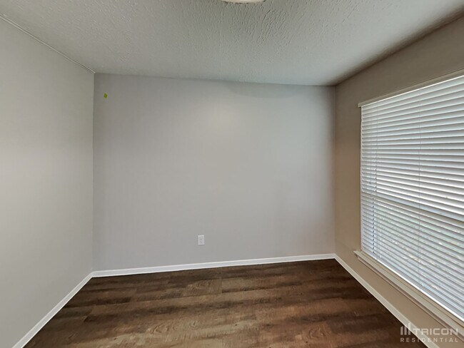 Foto del edificio - 8218 Tattershall Cir