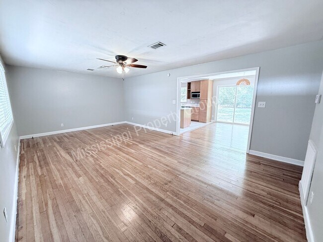 Foto del edificio - 1803 Johnson Ave