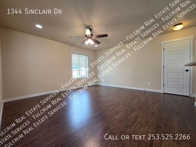 Foto del edificio - 1344 Sinclair Dr