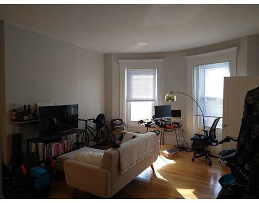 Building Photo - 670 Massachusetts Ave