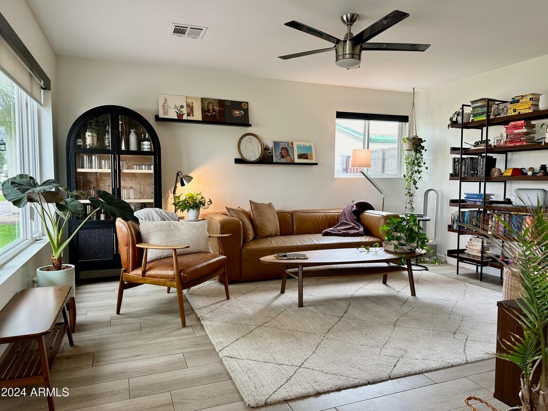 Foto principal - 1113 E State Ave