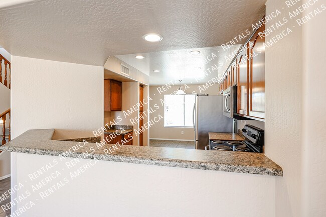 Foto del edificio - 705 S 113th Ave