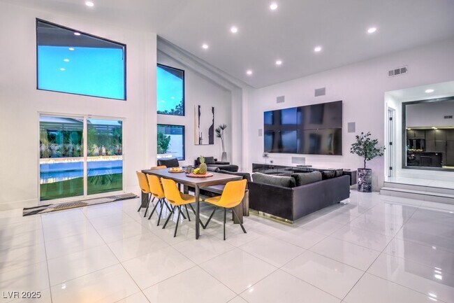 Foto del edificio - 5785 Edna Ave