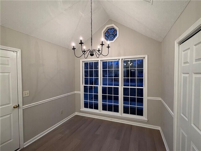 Foto del edificio - 65 Beaverdam Ct