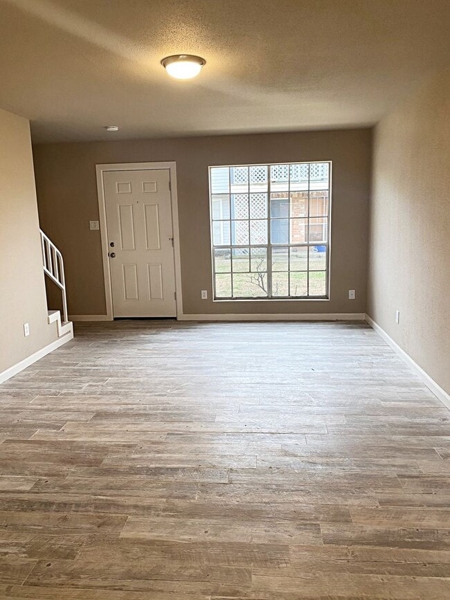 Building Photo - 8674 Glen Meadow Ln