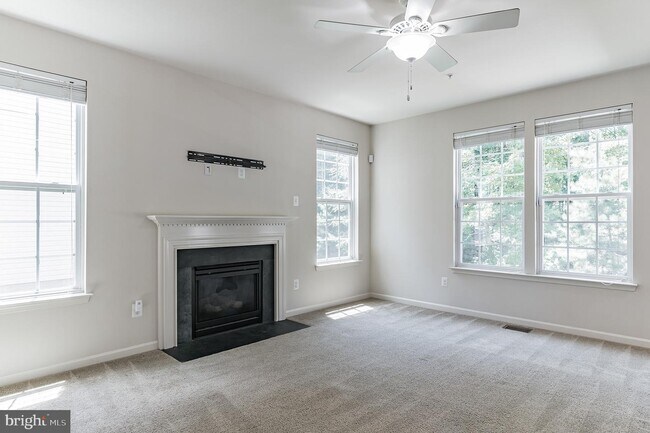 Building Photo - 43625 Evening Primrose Ct