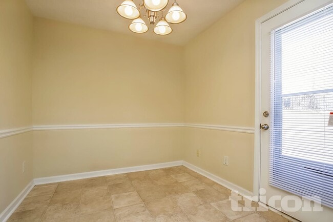 Foto del edificio - 1436 Little Creek Dr