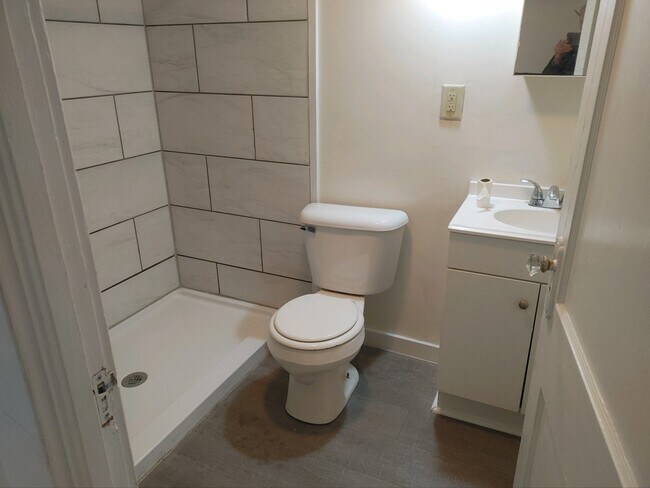 Bath - 1 Davis St