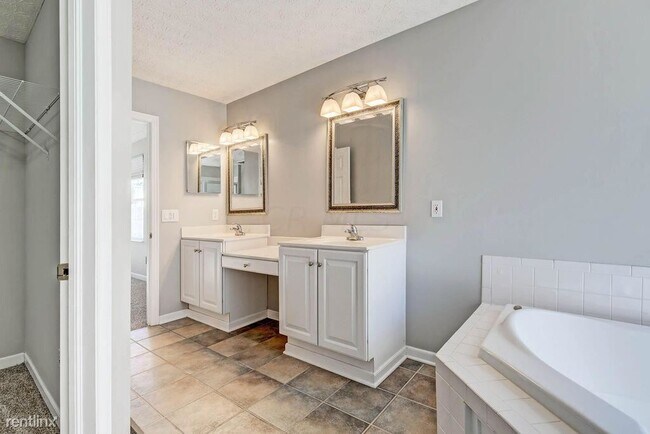 Building Photo - 4 br, 4 bath House - 6704 Wisteria Cir