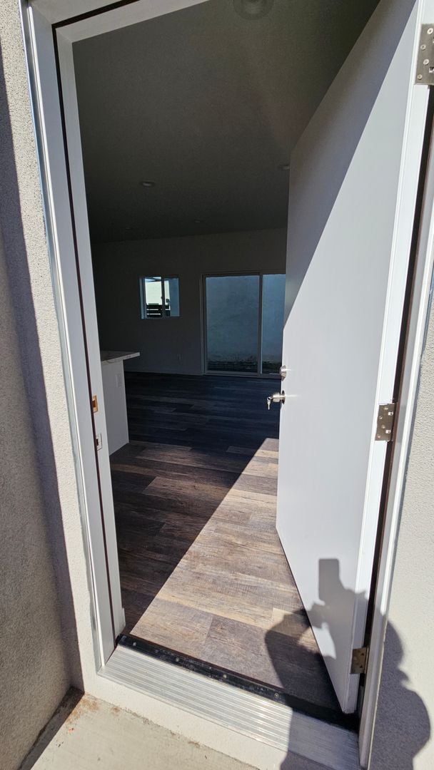 Building Photo - AVAILABLE FOR MOVE IN NOW!! Gorgeous brand...