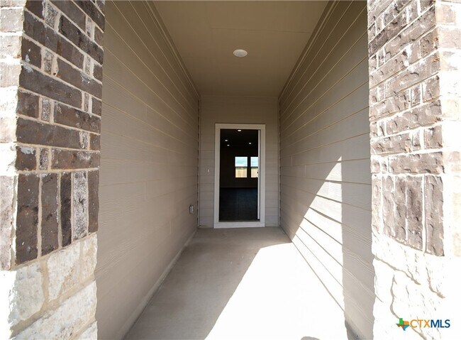 Building Photo - 472 Desert Willow