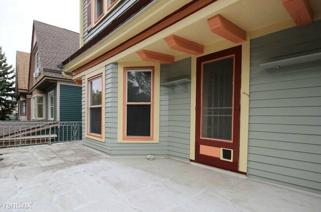 Building Photo - 428 Norwood Ave