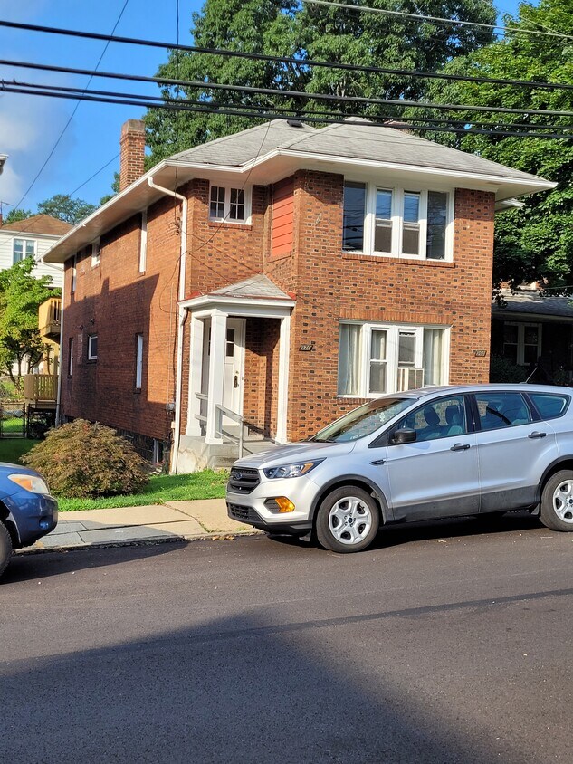 Primary Photo - 970 Lilac St
