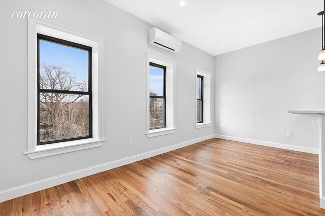Building Photo - 587 Greene Ave