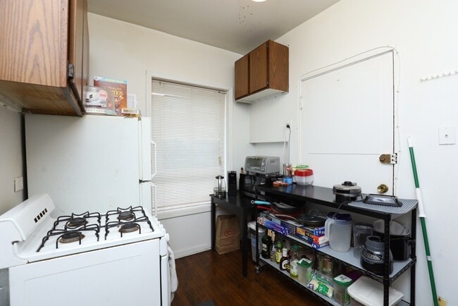 Building Photo - 3032 N Halsted St