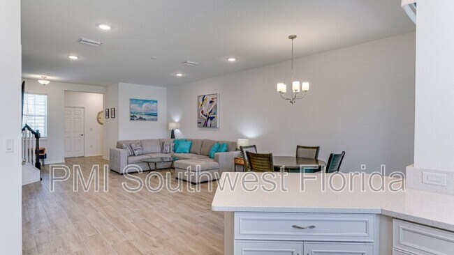 Building Photo - 4095 Via Sienna Cir