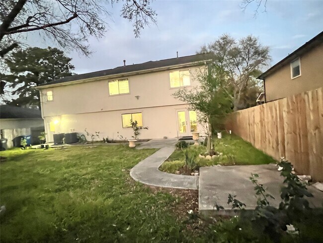 Building Photo - 28723 Sedgefield St