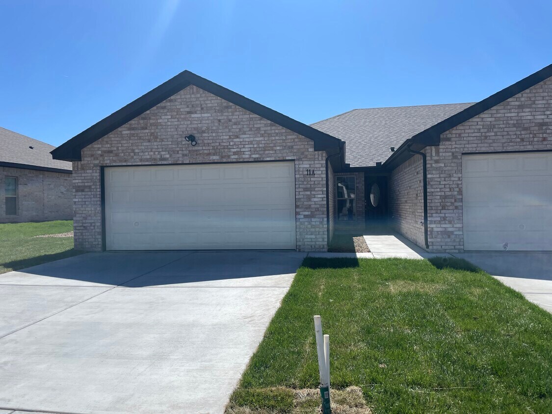11 Kimberly Ln, Canyon, TX 79015 Townhome Rentals in Canyon TX