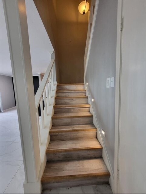 Building Photo - 2211 S Kirkwood Rd