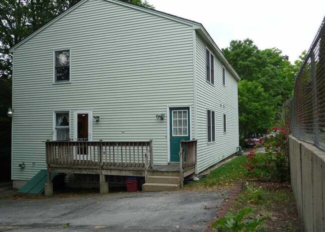 Building Photo - 83 Cass St