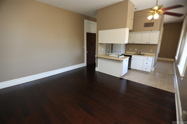 Foto del edificio - 101 S Victory St