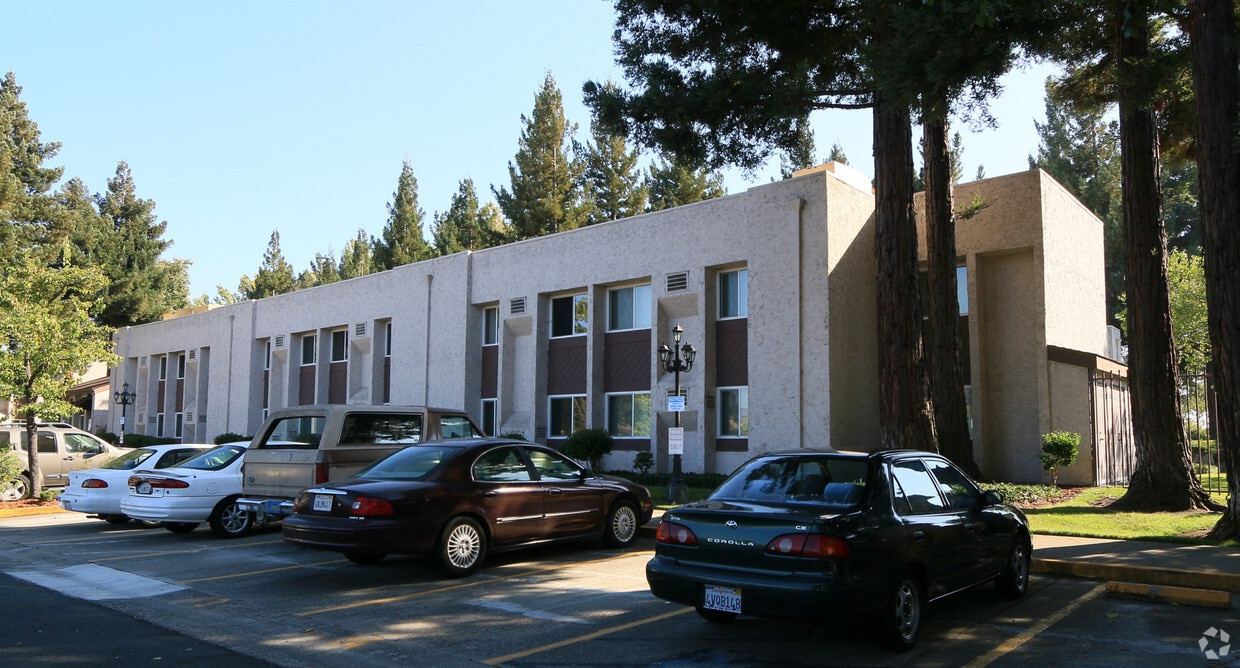 Building Photo - Petaluma Gardens Apartments