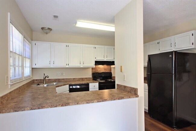 Building Photo - 7809 Elm Tree Ln